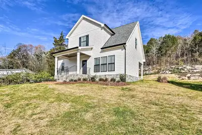 Image de Scenic Mtn Retreat w/ Wooded Backyard + Fire Pit!