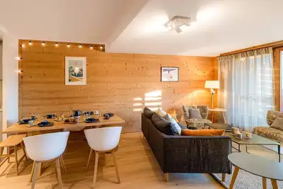 Image de Appartement 6 personnes chaleureux, proche centre et pistes, grande terrasse