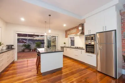 The Bank Apartment - Echuca Holiday Homes