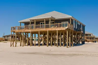 Massive, gorgeous 6 bedroom gulf front house. Pet Friendly! - High Tide