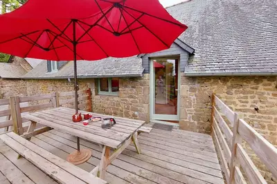Image de Gîte charmant avec terrasse en bois, nature et ruisseau à La Pellerine, proche Mont Saint-Michel