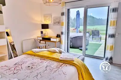 Image de Bienvenue dans ce gîte à la campagne avec jacuzzi, idéal pour randonnées et repos au cœur de la nature