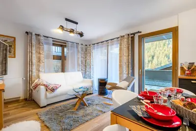 Image de Appartement 4 personnes chaleureux et moderne, proche du centre, grande terrasse