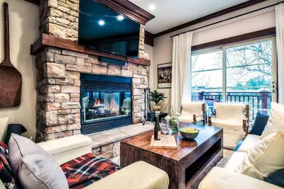 Image de Tremblant Le Plateau - Condo Ski In/Out 3 Chambres avec Accès Piscine (226-4)