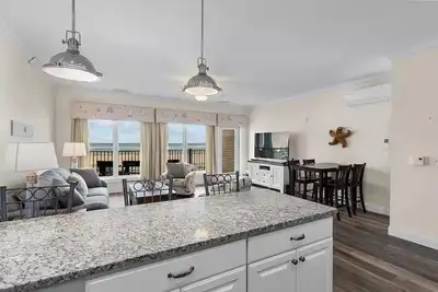 Image de Beachfront Condo with Majestic Ocean view