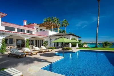 Image de 4 Br Cas Lita Includes A/C, WiFi, Private Pool and Much More!