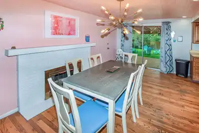 Image de Charming Five Bedroom Denver Home | The Pink Palace