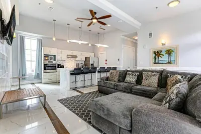 Image de 20% Off Monthly | 10% Off Weekly-5br Private Penthouse in the Heart of New Orleans