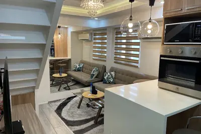 Image de Affordable in its location near middle of the central downtown of Makati,