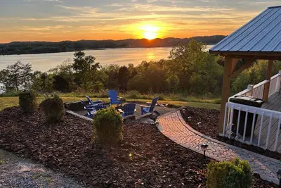 Image de Douglas Lake, Tn Lake View Retreat with lake access