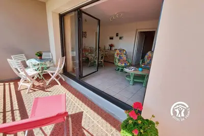Image de Appartement Lumineux à Mayenne avec Balcon, Garage et Équipements pour Bébé