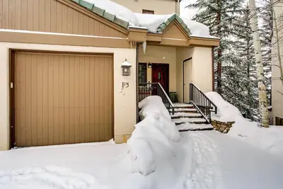 Image de Spectacular Mountain Views! Ski-in/Ski out 3 bed/3. 5 bath. Walk to Village!