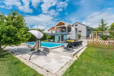 Image de Belle maison à Gorica avec jacuzzi