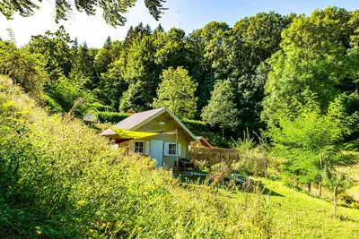 Cabane dans les bois, vue imprenable sur les Monts de Lacaune
