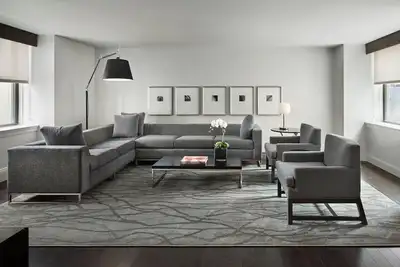 Image de Aka Residences Newly Upgraded Penthouse w/ Custom Furnishings, Kitchen, & WiFi