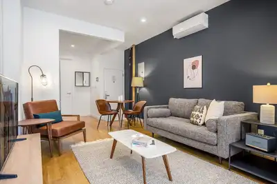 Image de Convenient SoHo 1br w/ W/D in unit on a quiet street by Blueground