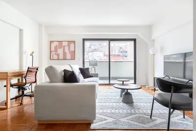 Image de Gorgeous Chelsea 2br w\/ Gym, close to Penn Sation & Msg, by Blueground