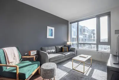 Image de Lux SoMa 1br w/ Gym, Roofdeck, W/D, nr. Bart & Muni by Blueground