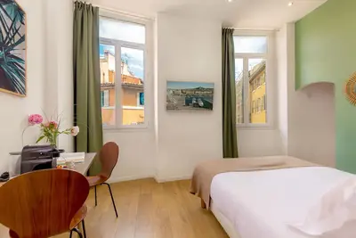 Image de Appartement avec vue partielle mer