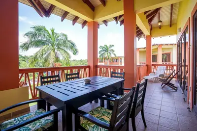 Image de Stunning Sea and Pool View Apartments Ideal for Group Getaways