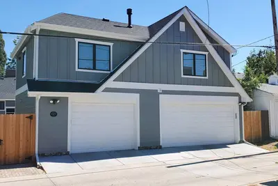 Image de The New Garage Mahal - A Touch Above