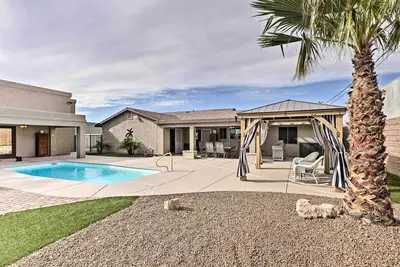 Image de 1 Mi to Lake: Home w/ Pool & Views in Lake Havasu