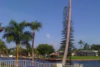 Image de SouthWest Florida 2 Bedroom Waterfront Condo