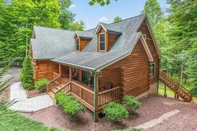 Image de Modern Mountain-4bd/3ba sleeps 10 fire pit resort access, game room