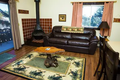 Image de One bedroom condo, walking distance to Estes Park, river view from deck.