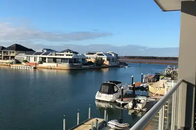 Image de Luxury Canal Paradise With Private Jetty