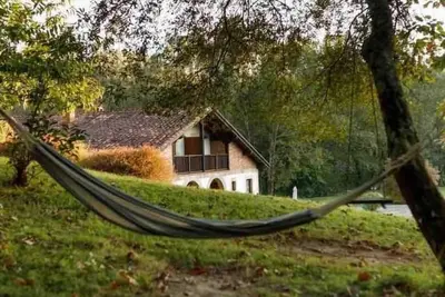 Image de Cottage-Famille-Salle de bain privée séparée-Vue sur Jardin-Aire