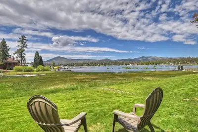 Image de Big Bear Casa by Destination Big Bear : Amazing 3br/2ba Lakefront Condo, WiFi, Outdoor Heated Spa, Free Kayak/Bicycle Rental!