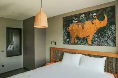 Image de Rhino Suite-Direct on Beach-Heartbeat-at city center-Surfer Caravan Gastro Pub