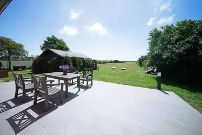 Image de Maison-de Luxe-Salle de bain privée séparée-Vue sur Jardin