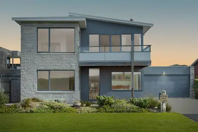 Image de Stone and Sea - This is truly a luxurious coastal haven, with lots of space and amazing ocean views