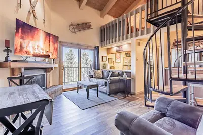 Image de Great Views~Near Skiing~Rockies Condo