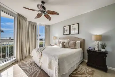 Image de Beach Blessings @ Silver Beach Towers | 1st Floor | Gulf-Front Pools | Walk-Out to Beach!