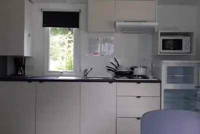 Image de mobil home avec terrasse proche centre-ville