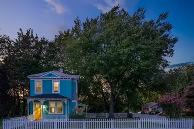 Image de Vibrant, Historical Escape in Phoebus!