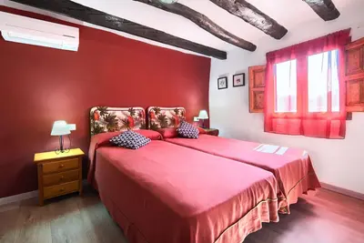 Suite Junior-Salle de bain privée séparée-Vue sur Montagne-Roja