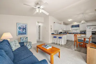 Image de Assateague Pointe 2 br/1 ba 2 outdoor pools -in Woc.