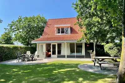 Image de Cozy family house, Location near the beach, two bathrooms, trampoline, playhouse, wifi