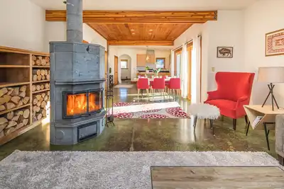 Image de Home w\/river access & stunning views of the mountains in Gallatin Gateway - Le Ciel