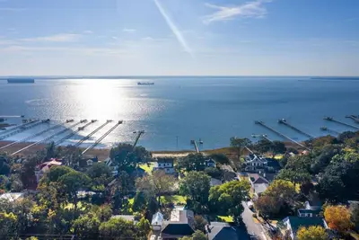 Image de Unit B - Old Village Historic Southern Charm