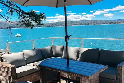 Image de Lacc Lakefront Enjoyment- 4Bed/ 3Bath with Private Dock & Buoy!