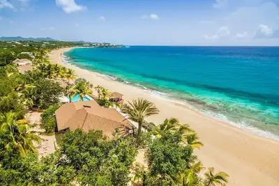 Image de Directly on the beach, housekeeping, airport pickup, concierge