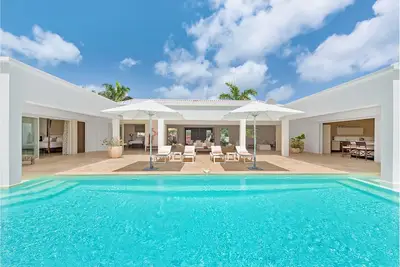 Image de Villa with housekeeping, concierge, airport pickup, pool