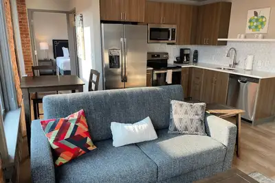 Image de Your Amazing 1 Bed Travel Apartment Steps From Riverfront Park