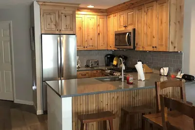 Image de Ski in/ski out condo