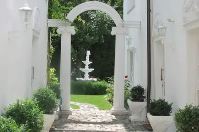 Image de Maison-en Ville-Salle de bain privée séparée-Vue sur Jardin-1